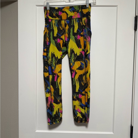 Lululemon Invigorate High-Rise Crop 23" with Pockets Size 6 - Picture 3 of 6